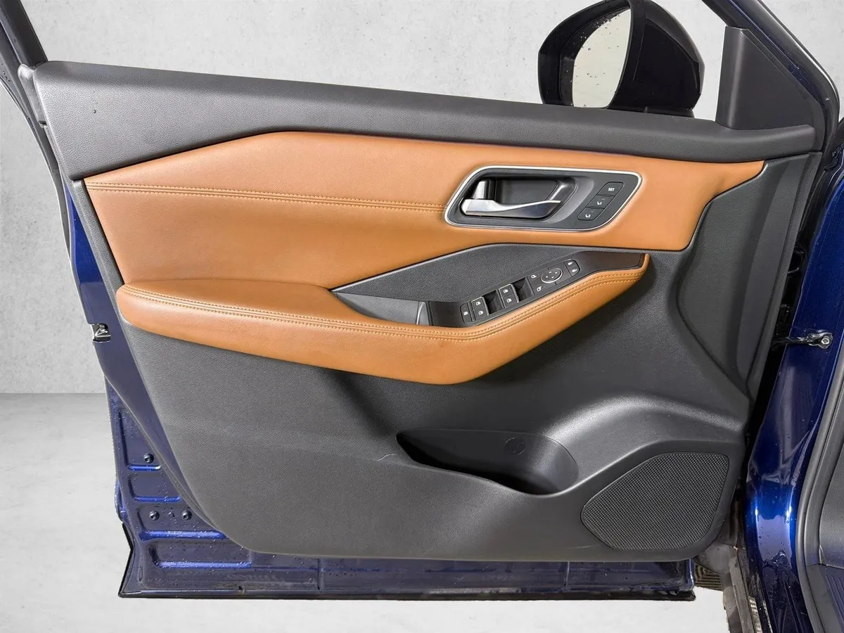 2024 Nissan Rogue Platinum thumbnail 12