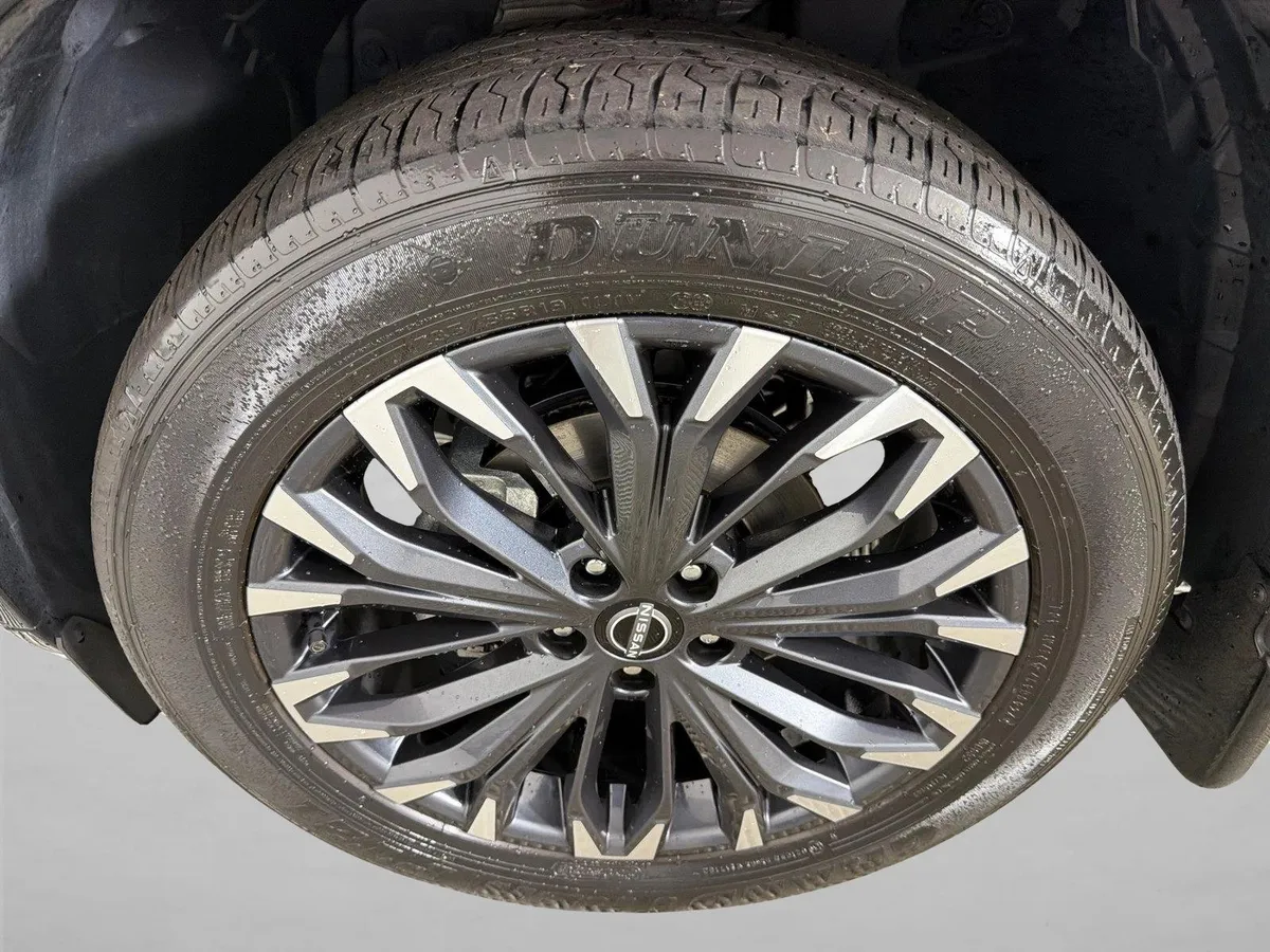 2024 Nissan Rogue Platinum thumbnail 13
