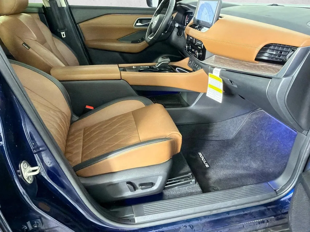2024 Nissan Rogue Platinum thumbnail 15