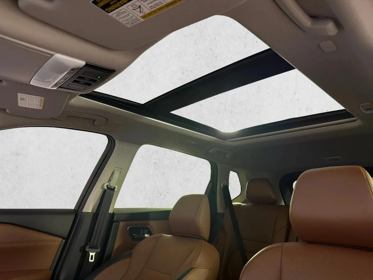 2024 Nissan Rogue Platinum thumbnail 2