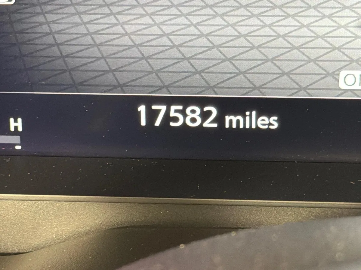 2024 Nissan Rogue Platinum thumbnail 30
