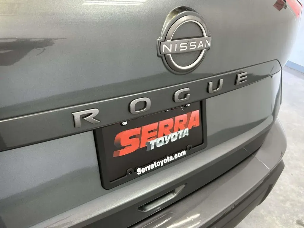 2024 Nissan Rogue S thumbnail 10