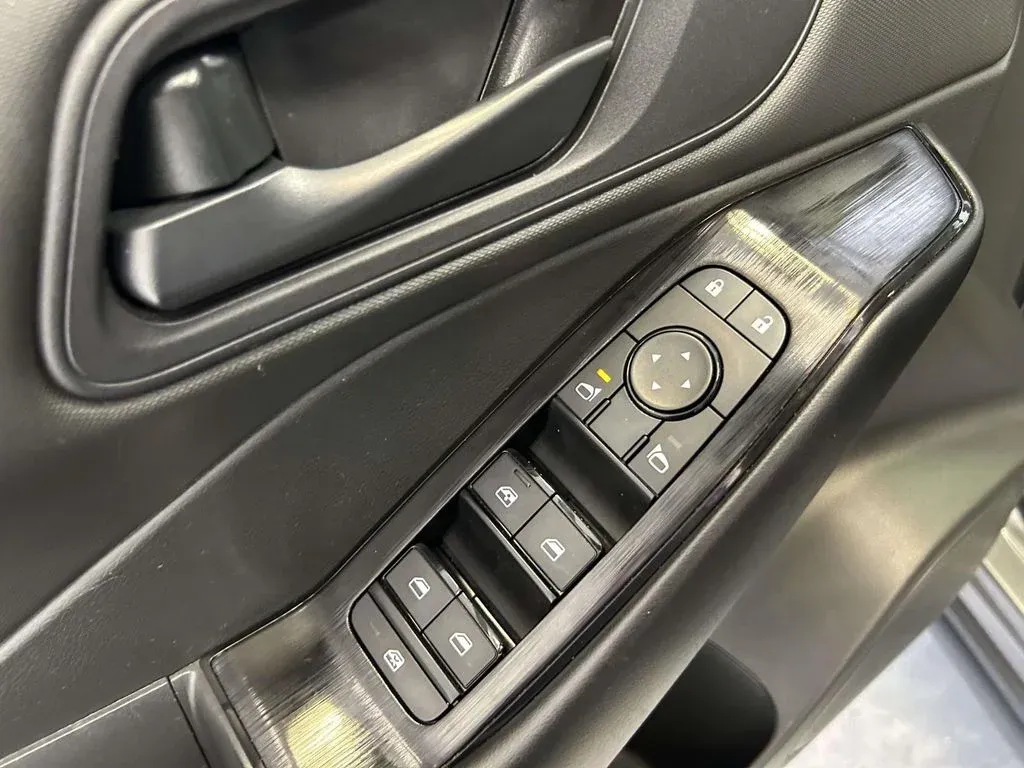 2024 Nissan Rogue S thumbnail 16