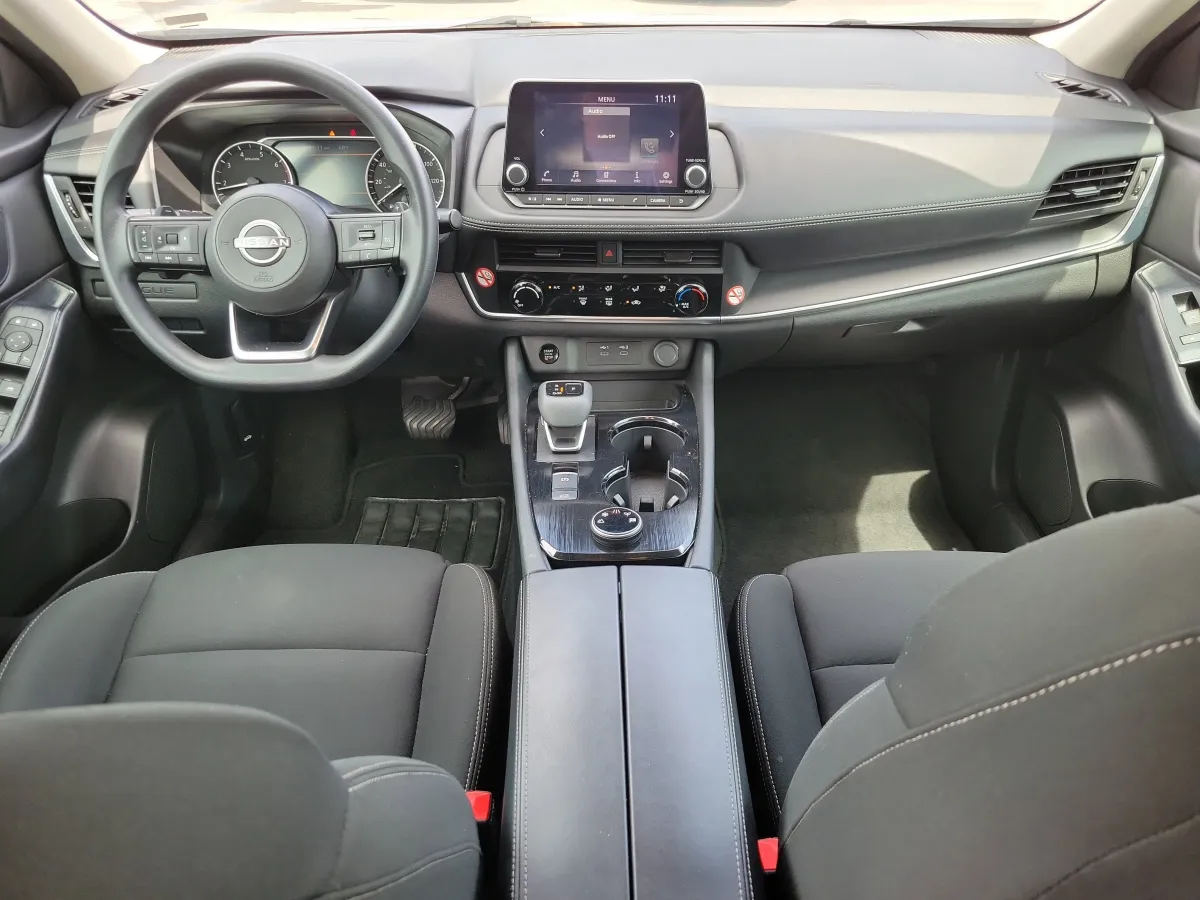 2024 Nissan Rogue S thumbnail 10