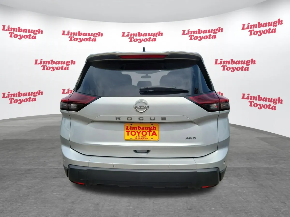 2024 Nissan Rogue S thumbnail 23