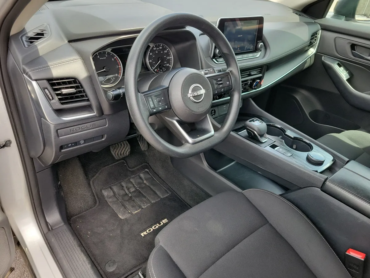 2024 Nissan Rogue S thumbnail 4