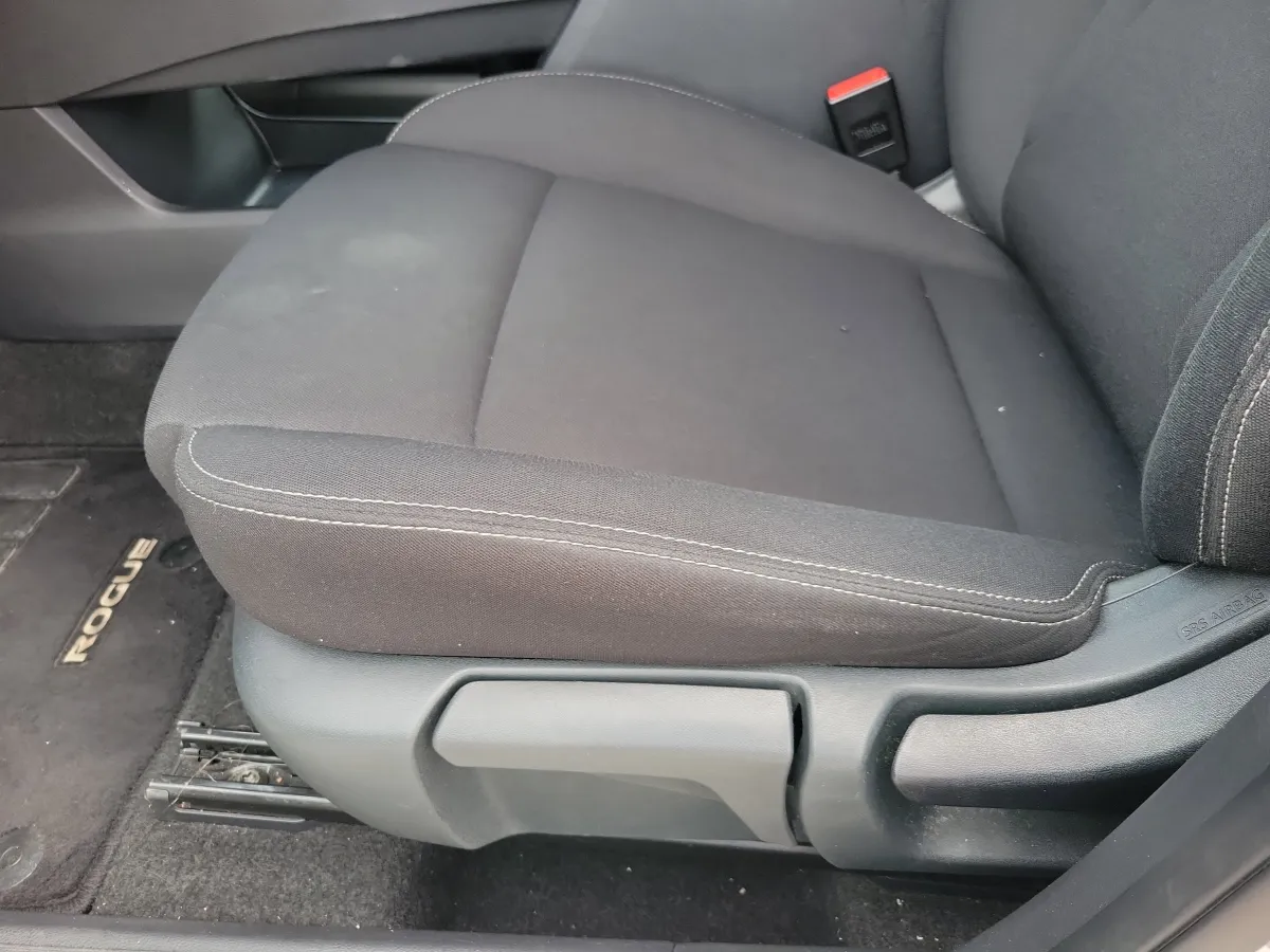 2024 Nissan Rogue S thumbnail 6