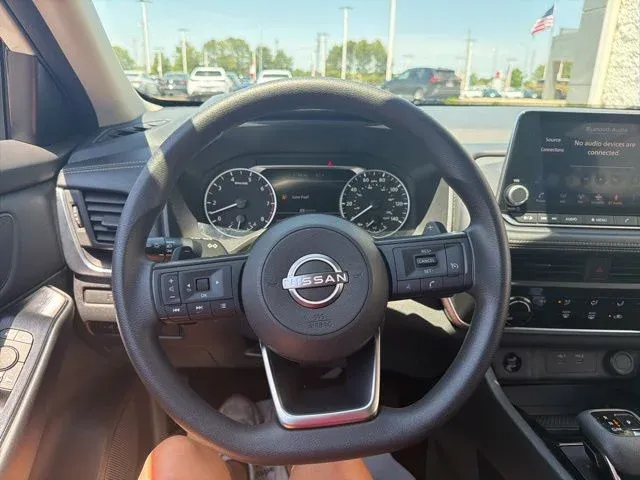 2024 Nissan Rogue S thumbnail 31