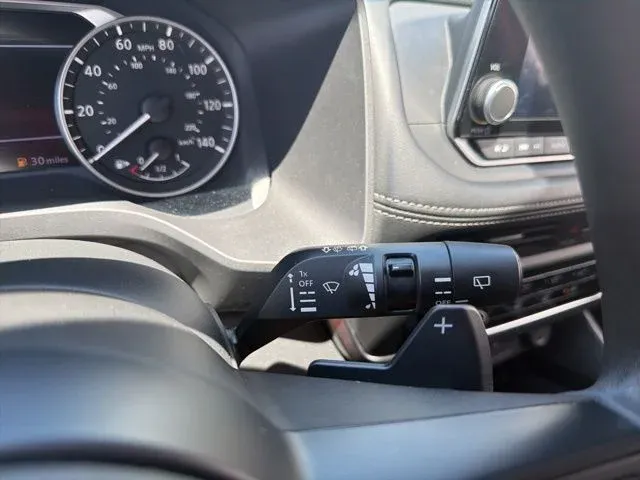 2024 Nissan Rogue S thumbnail 34