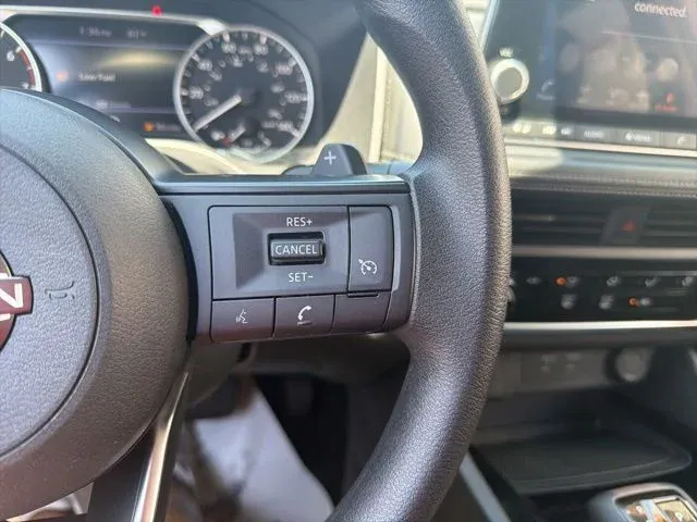 2024 Nissan Rogue S thumbnail 36