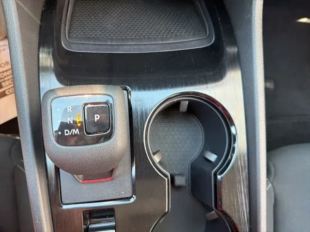 2024 Nissan Rogue S thumbnail 38