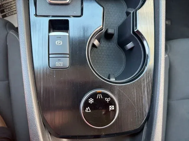 2024 Nissan Rogue S thumbnail 39