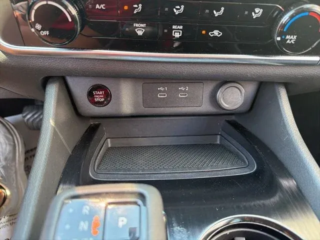2024 Nissan Rogue S thumbnail 40