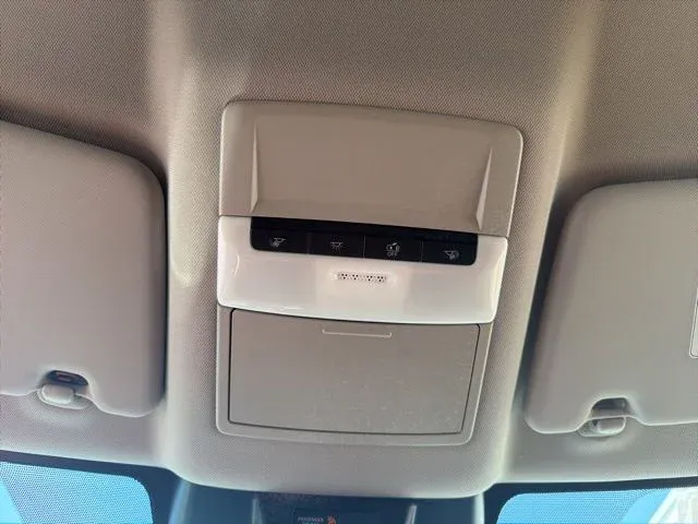 2024 Nissan Rogue S thumbnail 43