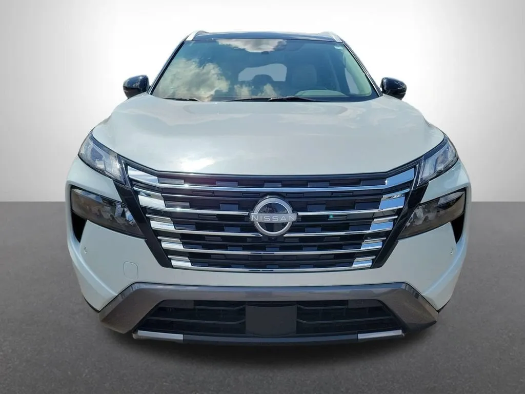 2024 Nissan Rogue SL thumbnail 2