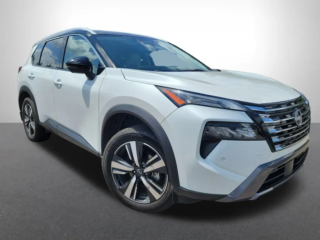 2024 Nissan Rogue SL thumbnail 3