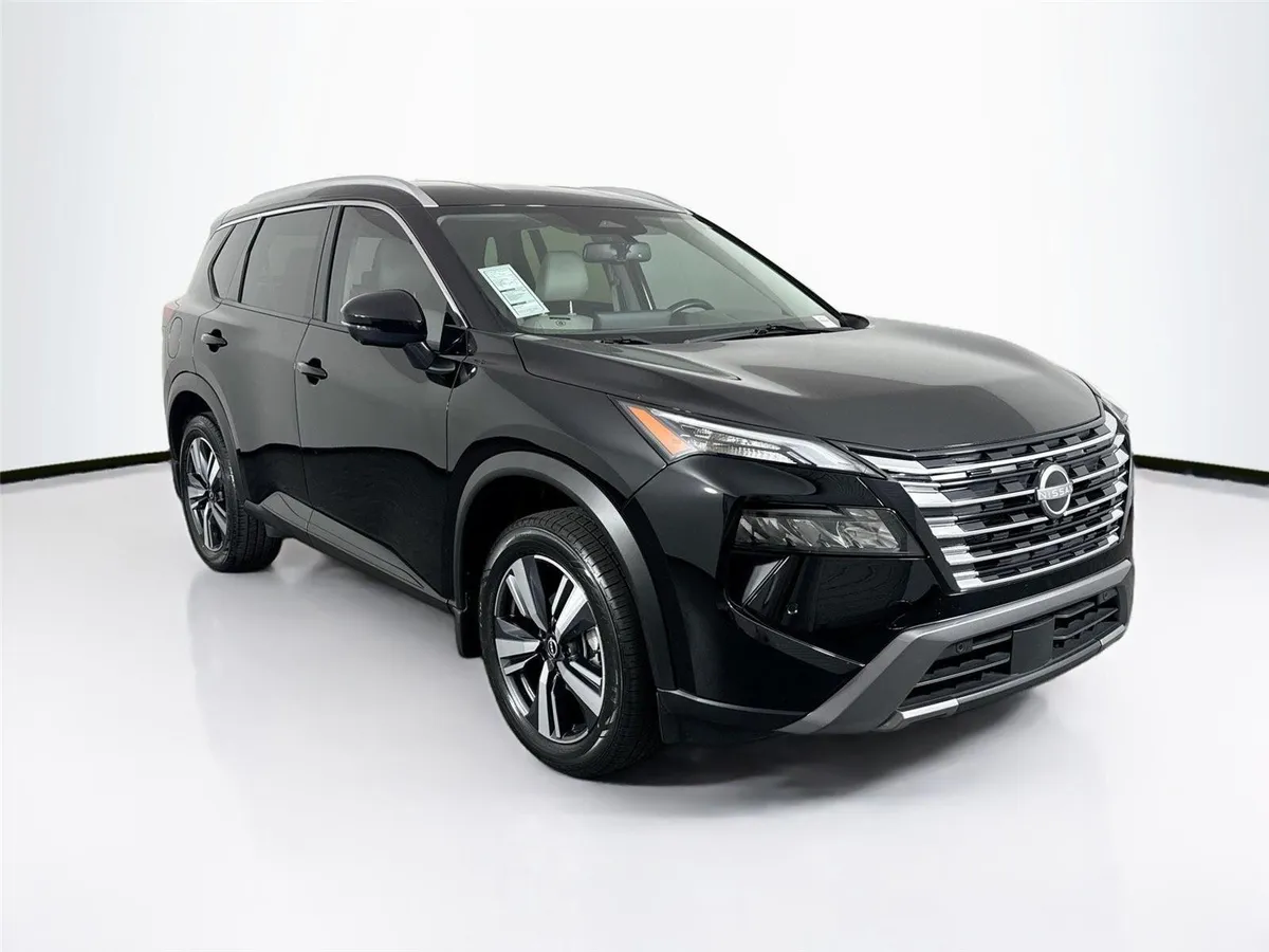 2024 Nissan Rogue SL thumbnail 10