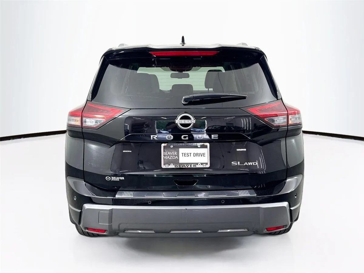 2024 Nissan Rogue SL thumbnail 12