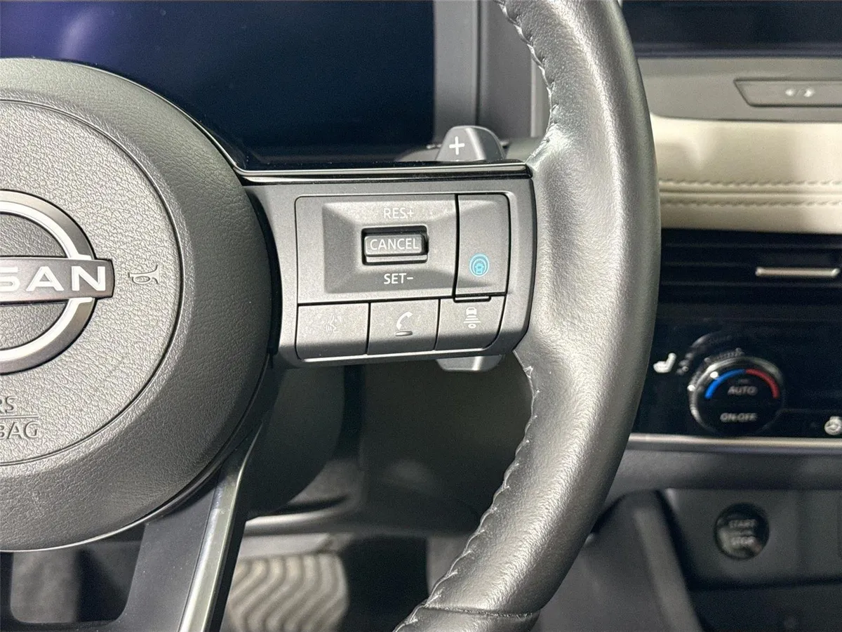 2024 Nissan Rogue SL thumbnail 19