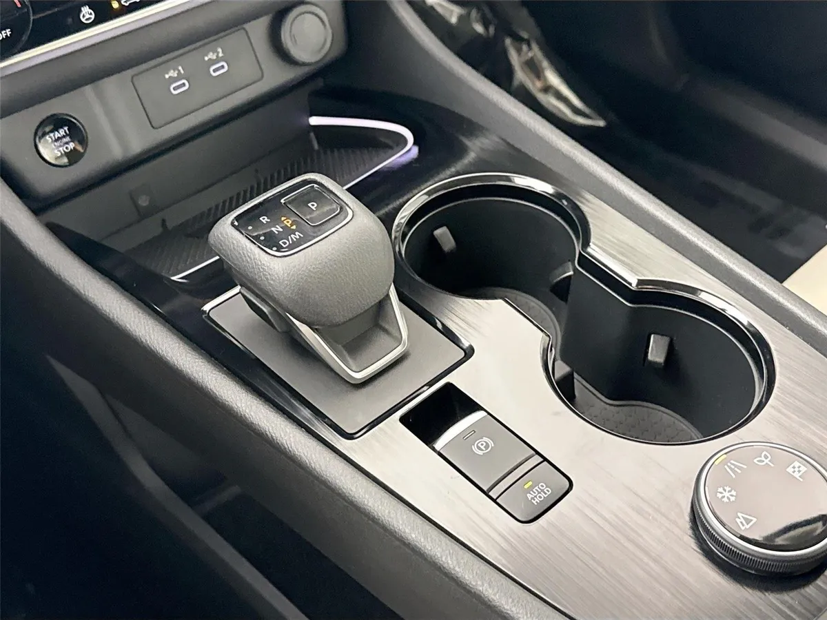 2024 Nissan Rogue SL thumbnail 25