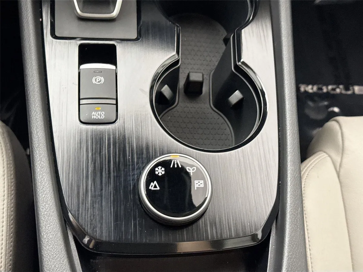 2024 Nissan Rogue SL thumbnail 27