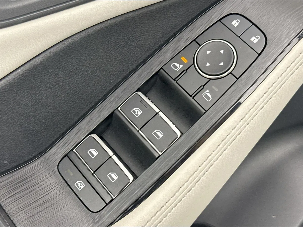2024 Nissan Rogue SL thumbnail 28