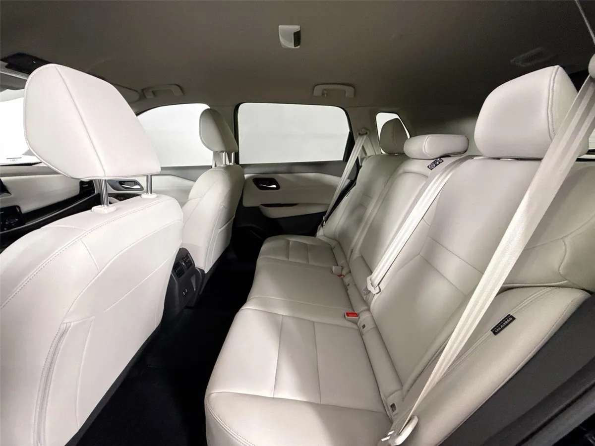 2024 Nissan Rogue SL thumbnail 30