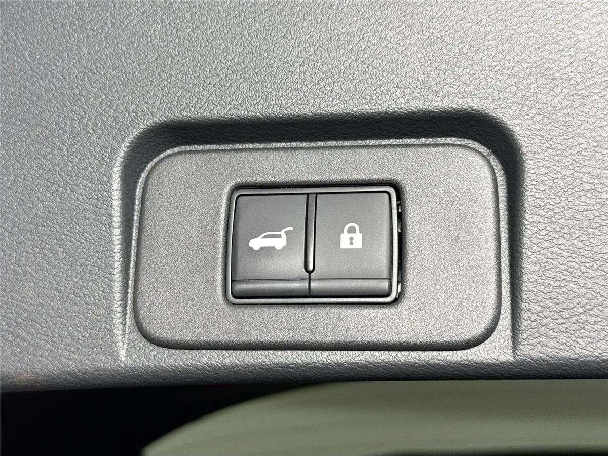 2024 Nissan Rogue SL thumbnail 39