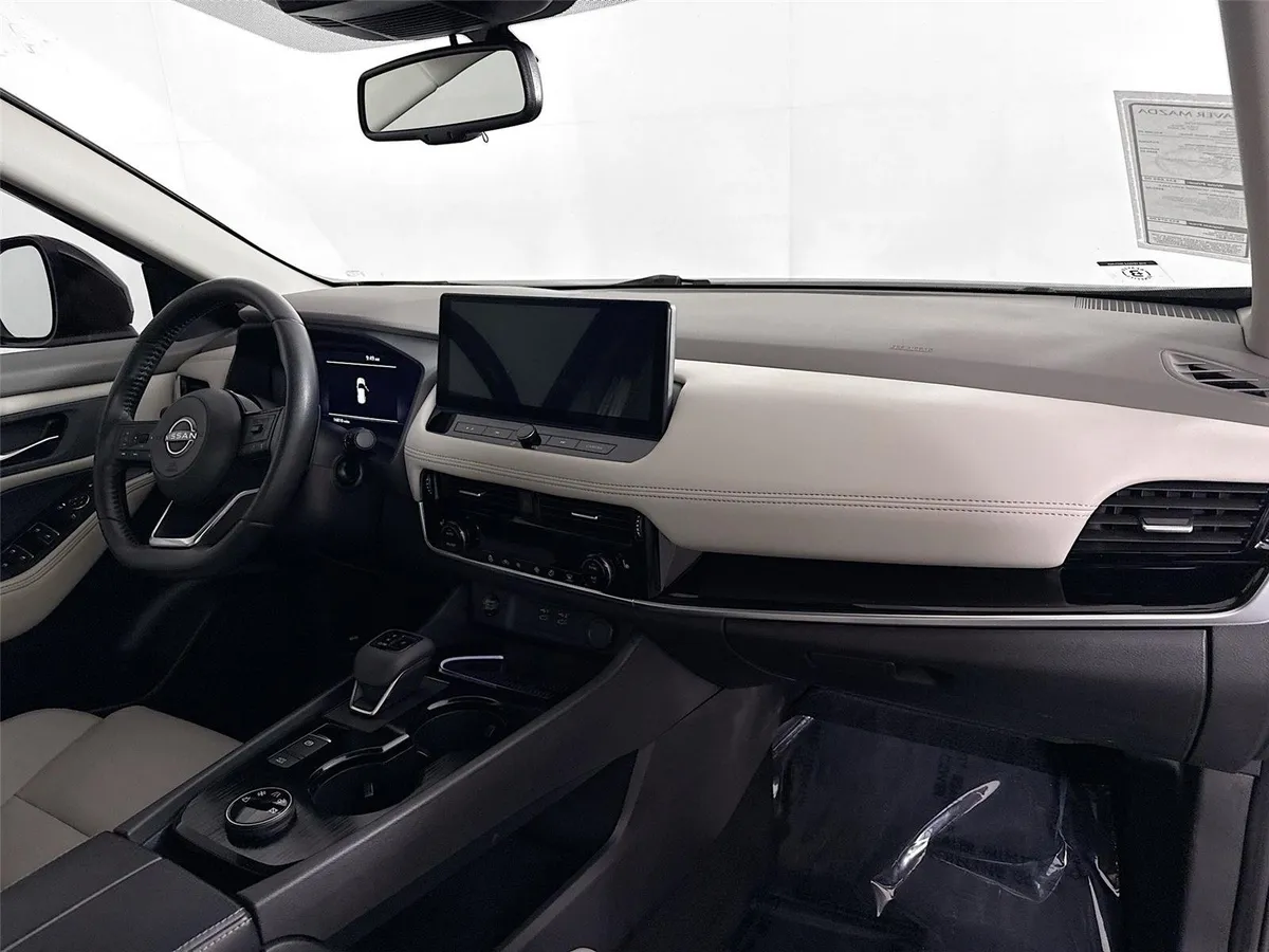 2024 Nissan Rogue SL thumbnail 43
