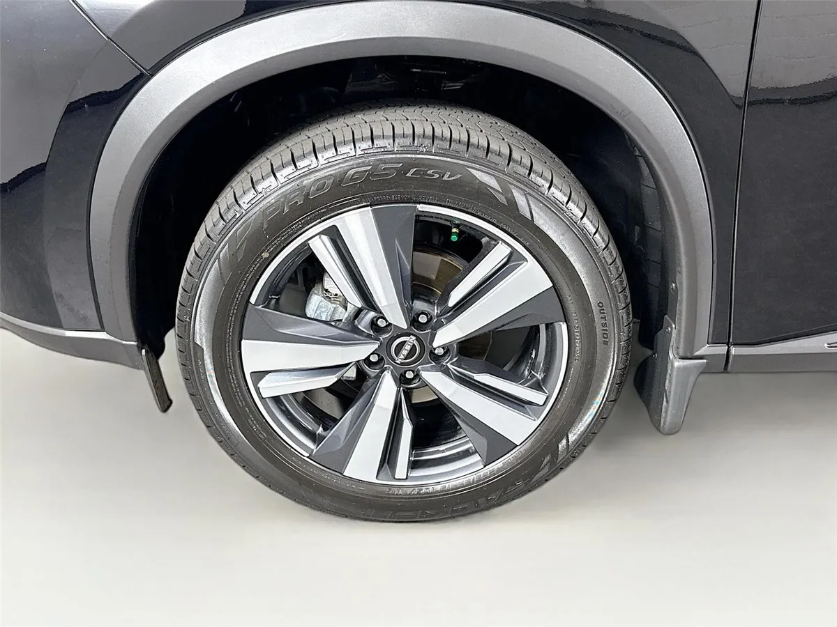 2024 Nissan Rogue SL thumbnail 45