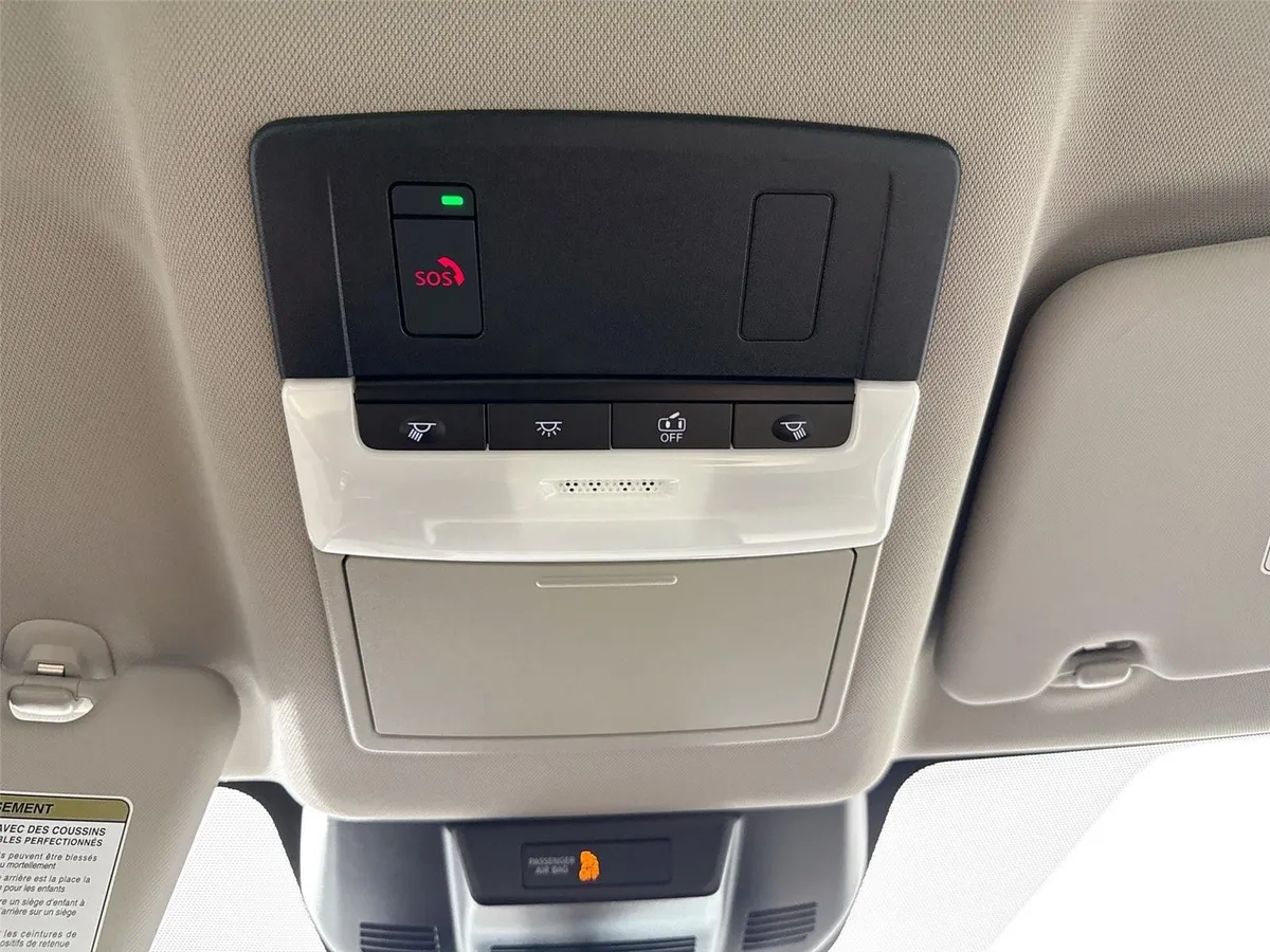 2024 Nissan Rogue SL thumbnail 6