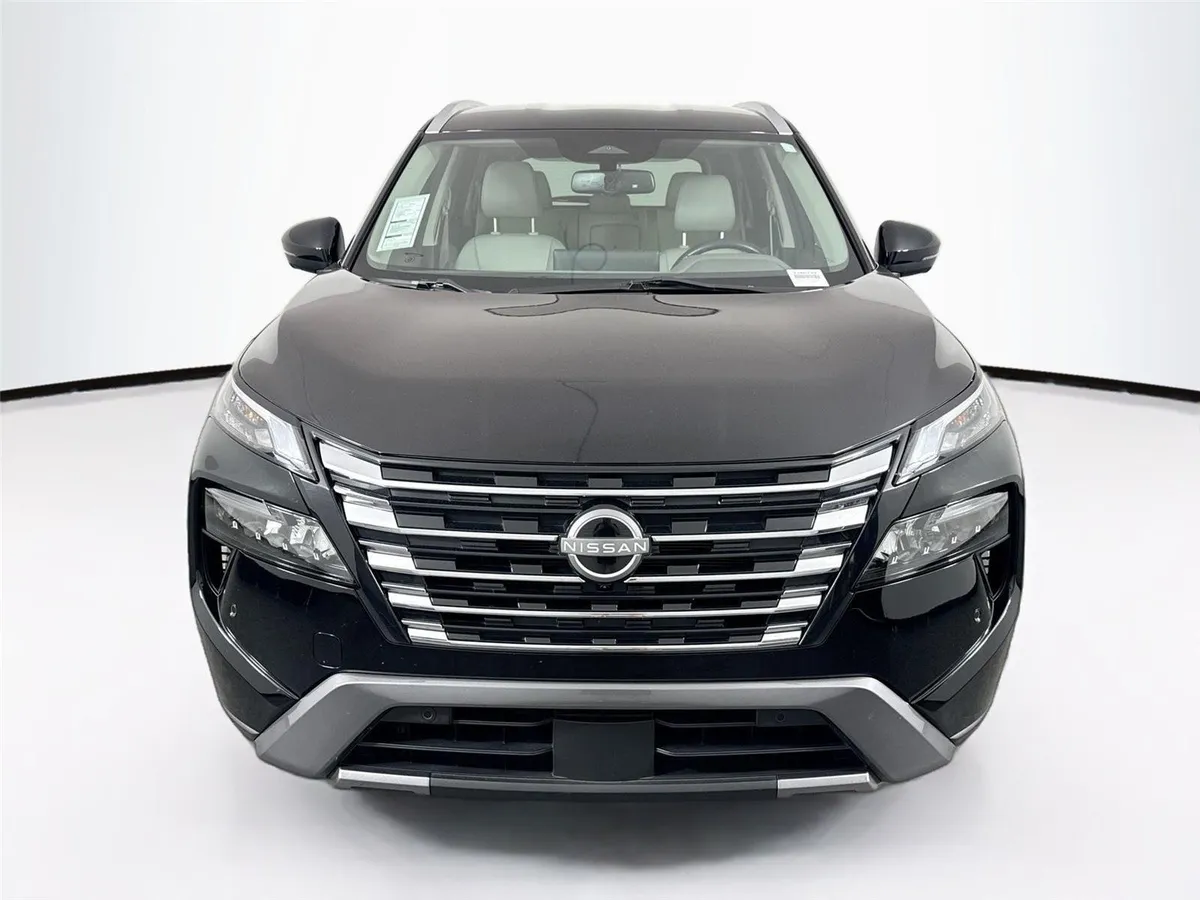 2024 Nissan Rogue SL thumbnail 9