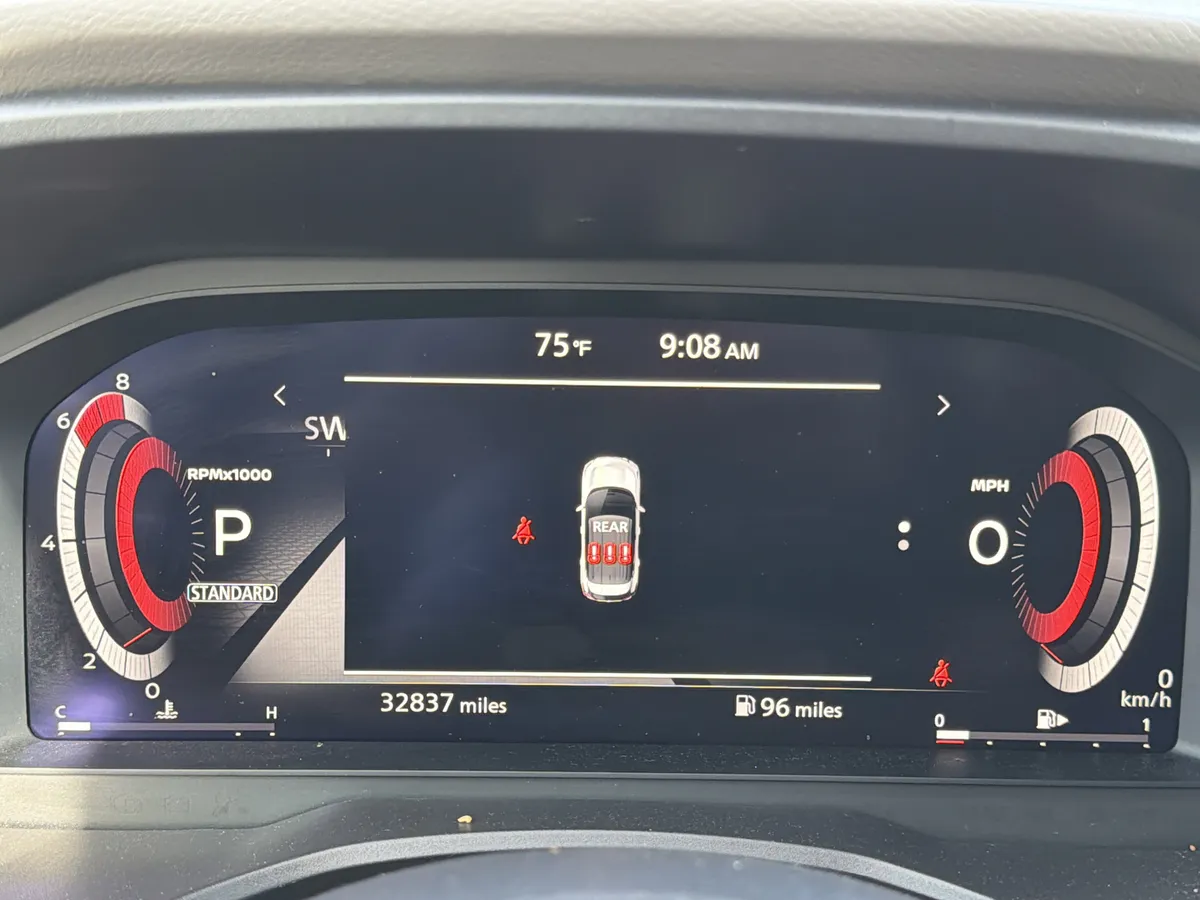 2024 Nissan Rogue SL thumbnail 11