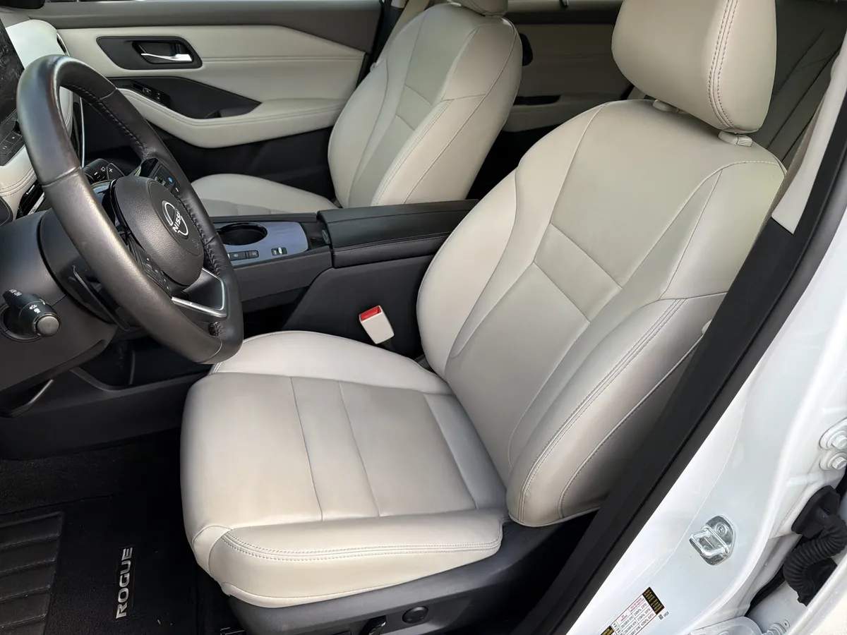 2024 Nissan Rogue SL thumbnail 16
