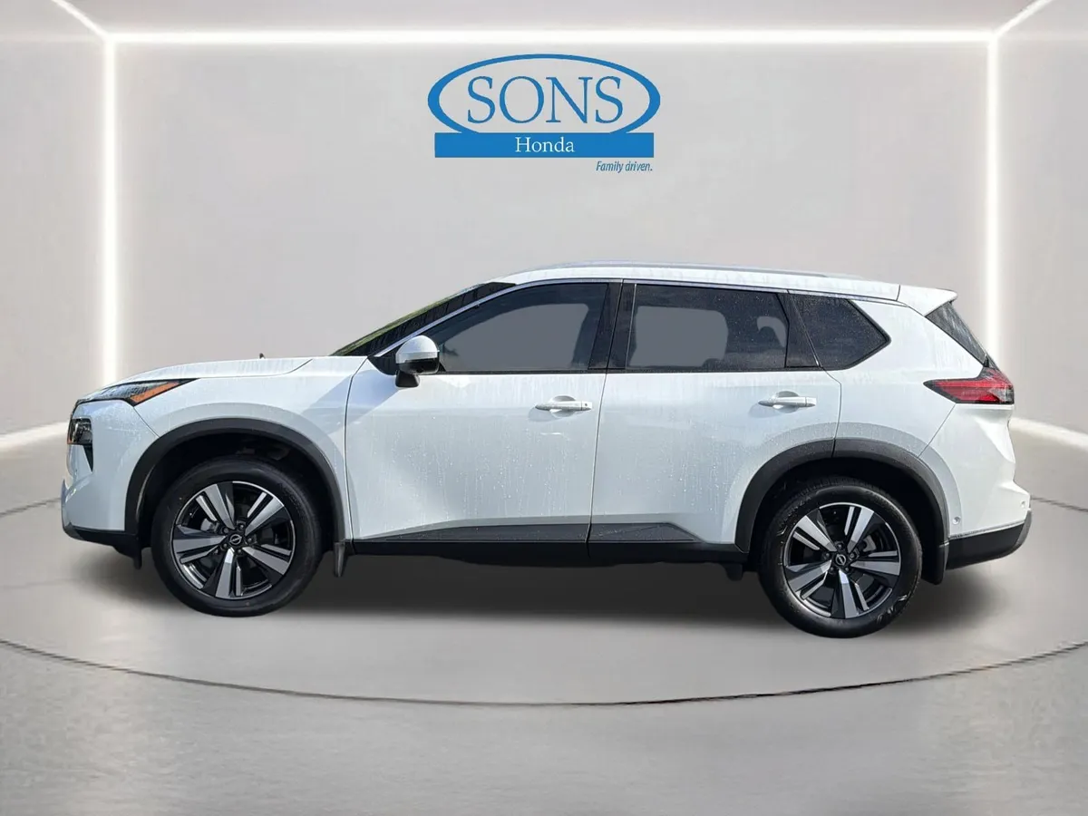 2024 Nissan Rogue SL thumbnail 22