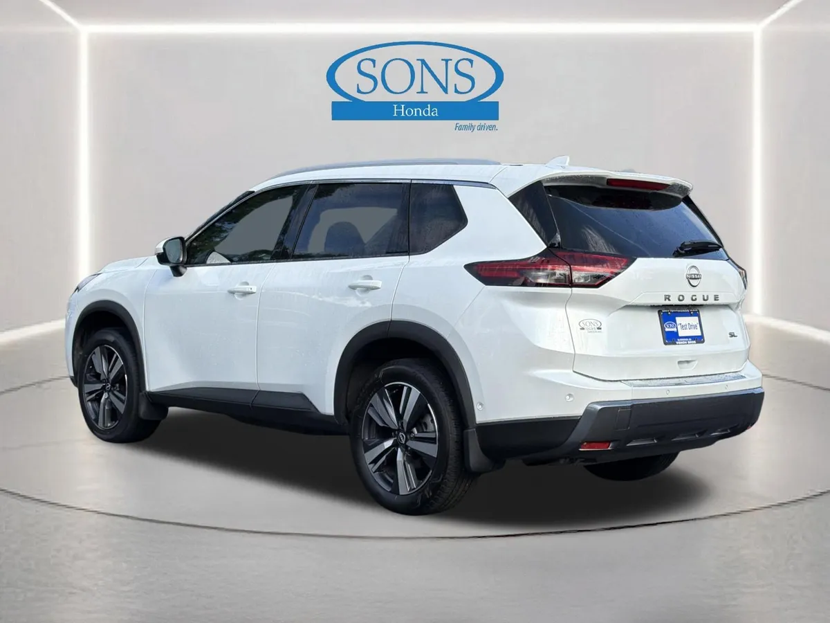 2024 Nissan Rogue SL thumbnail 23