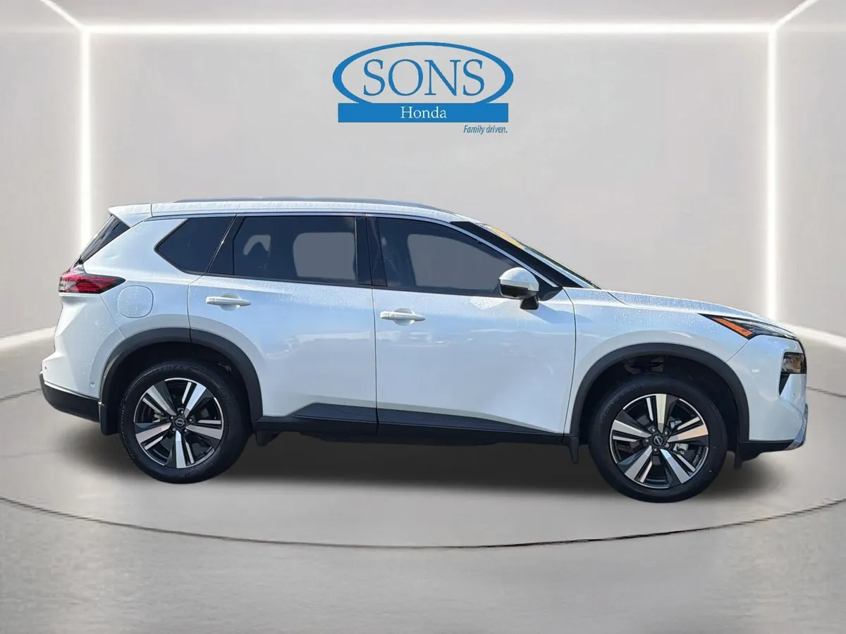 2024 Nissan Rogue SL thumbnail 29