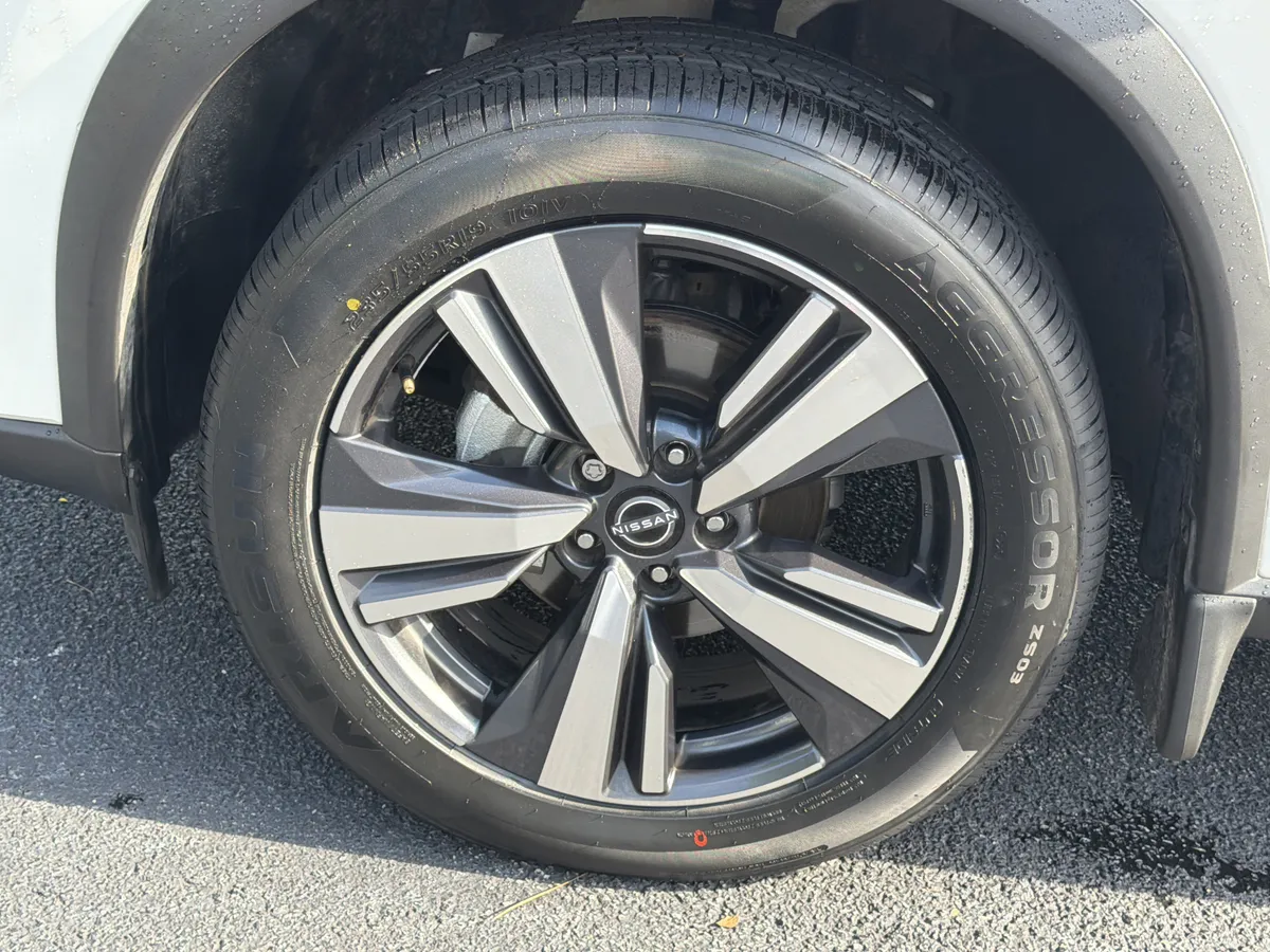 2024 Nissan Rogue SL thumbnail 31