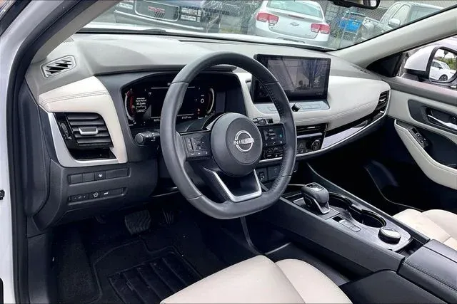 2024 Nissan Rogue SL thumbnail 14