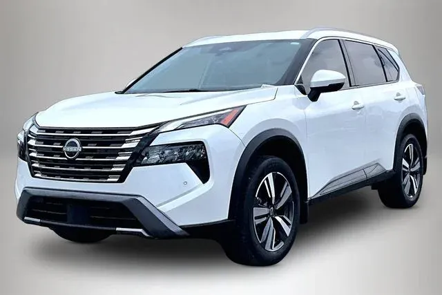 2024 Nissan Rogue SL thumbnail 2