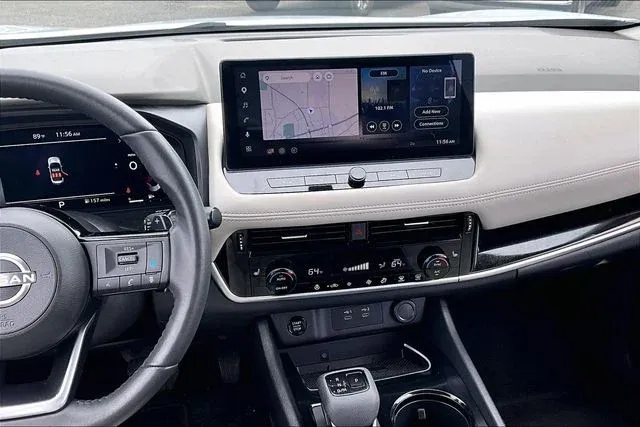 2024 Nissan Rogue SL thumbnail 9