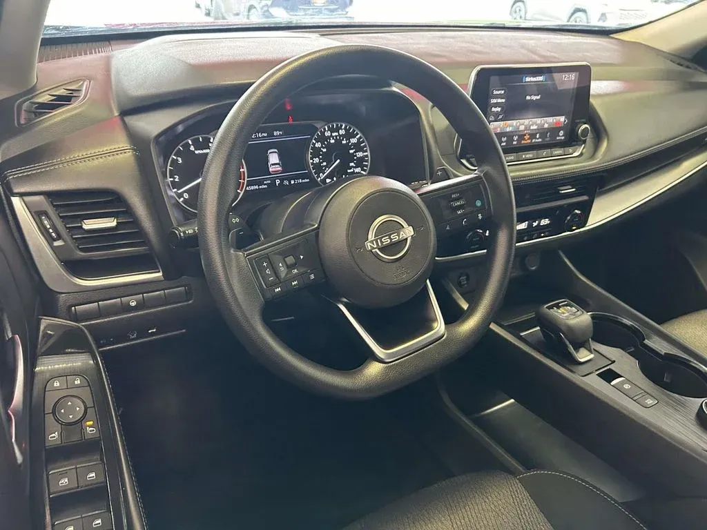 2024 Nissan Rogue SV thumbnail 12