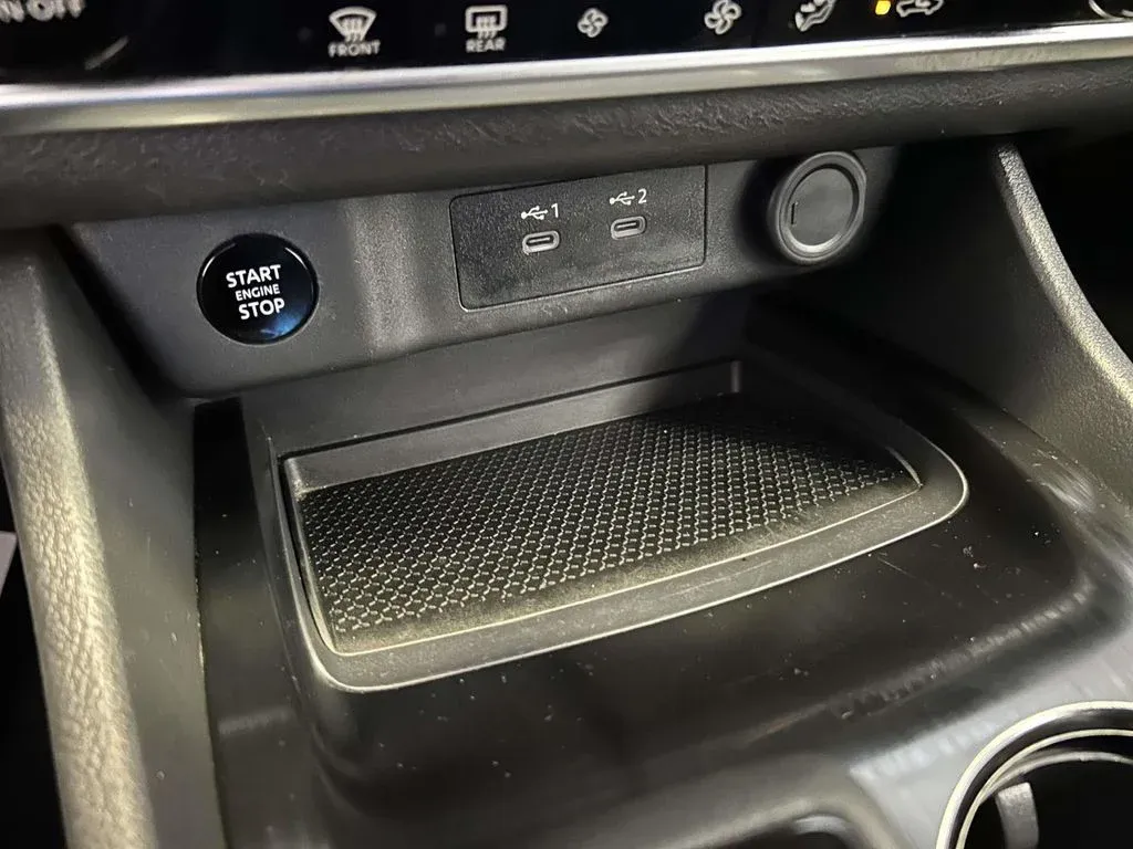 2024 Nissan Rogue SV thumbnail 24