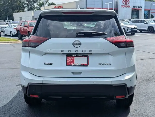 2024 Nissan Rogue SV thumbnail 10