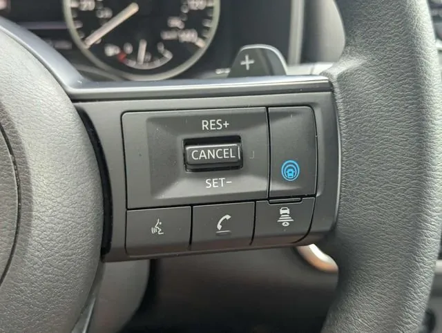 2024 Nissan Rogue SV thumbnail 25