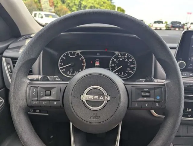 2024 Nissan Rogue SV thumbnail 26