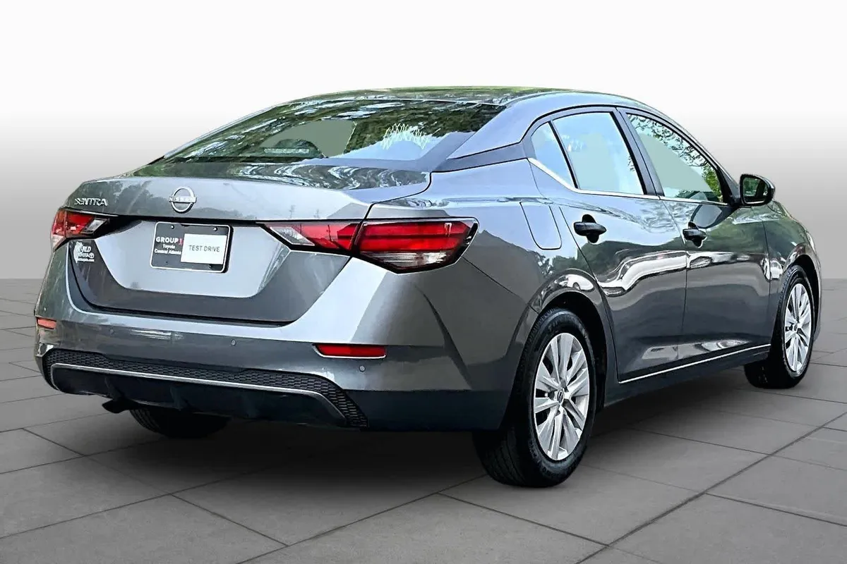 2024 Nissan Sentra S thumbnail 12