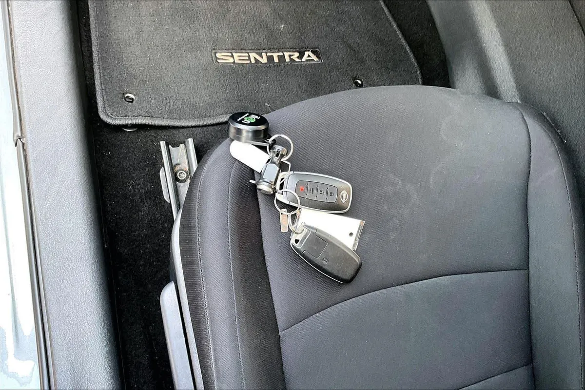 2024 Nissan Sentra S thumbnail 13