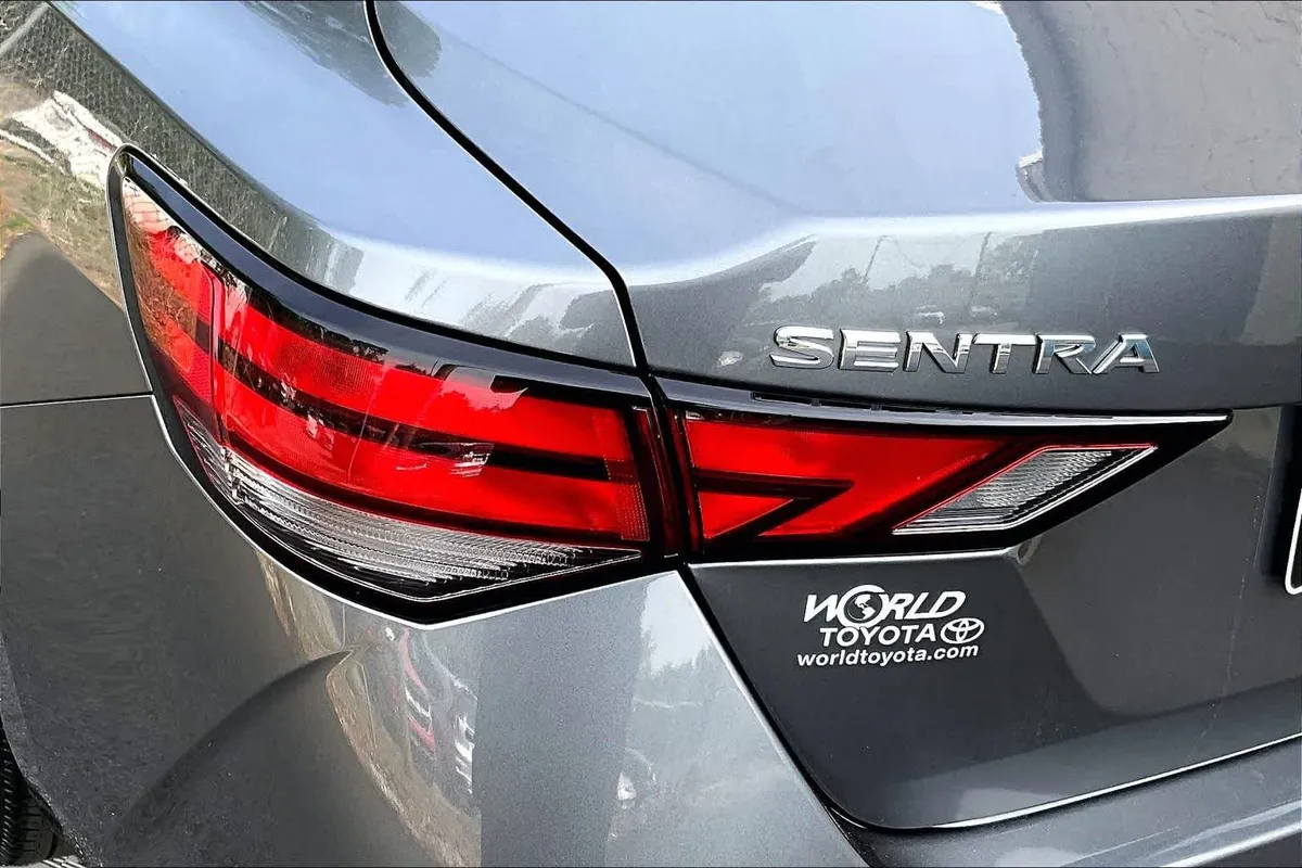 2024 Nissan Sentra S thumbnail 27