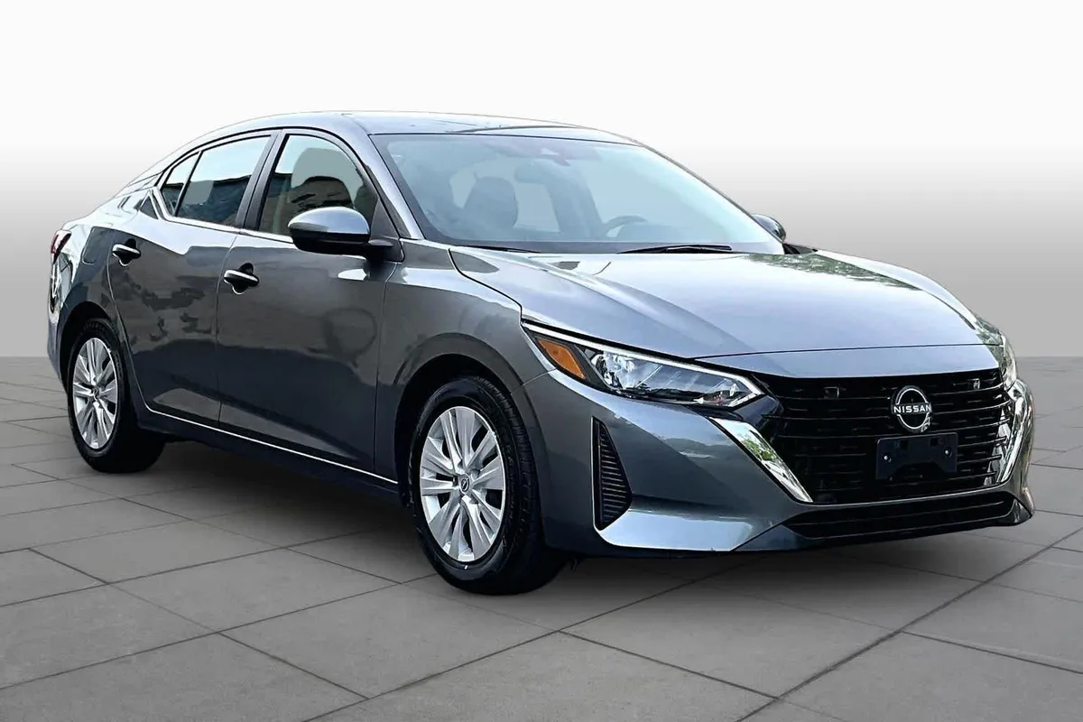 2024 Nissan Sentra S thumbnail 3